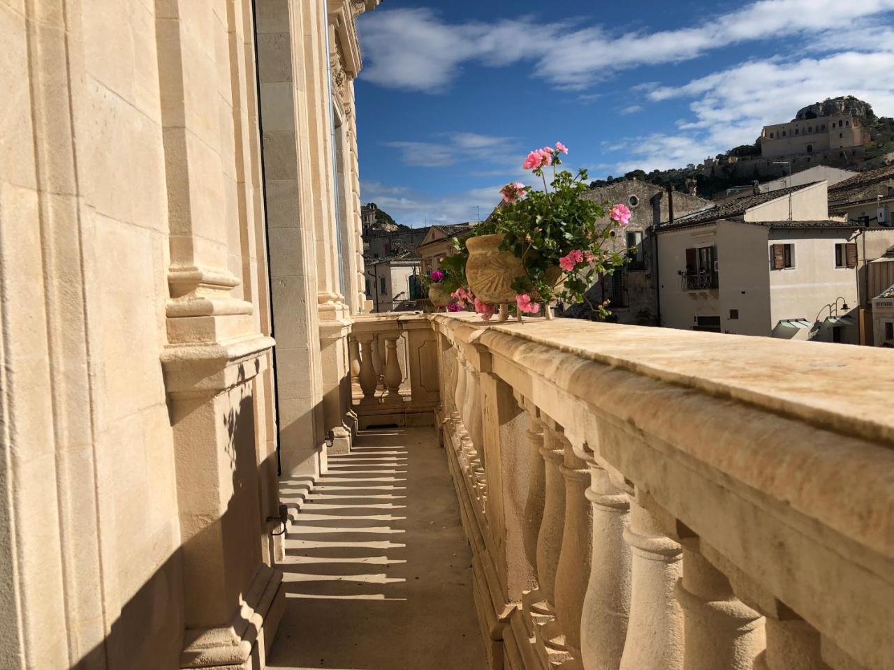 Palazzo Favacchio - Patane Hotel Scicli Exterior photo
